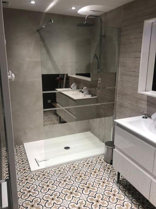 Une Maison Agreable Pour Se Detendre Saint-Quentin  Bagian luar foto